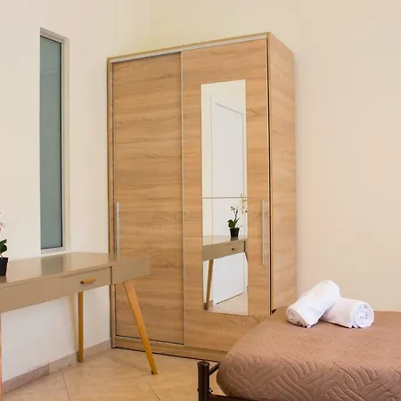 Apartment Physis Estate *